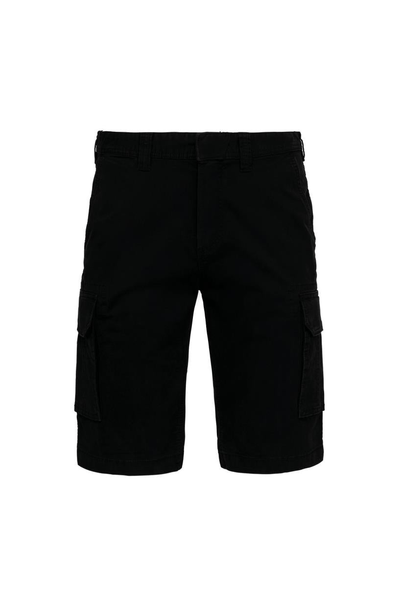 Men's Bermuda shorts with various pockets