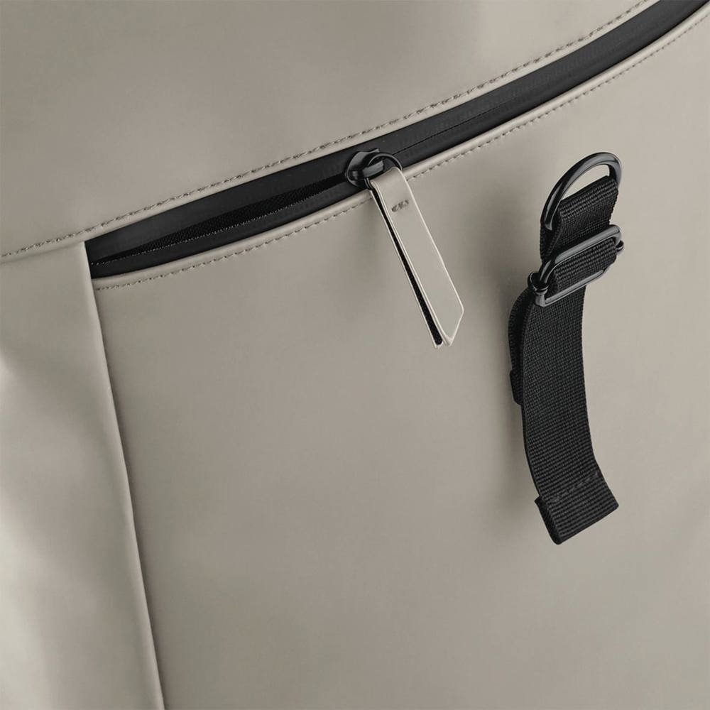 BG335 - Rugzak met roll-top klep in mat polyurethaan